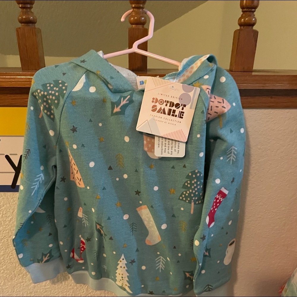 Dot dot smile Sweater
